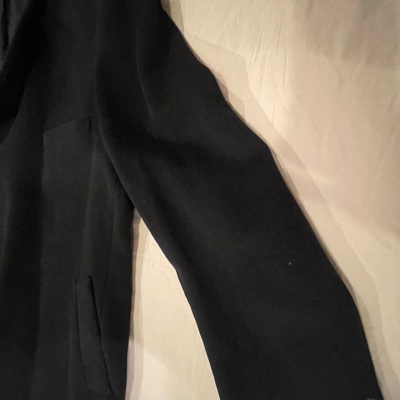 Designer cashmere and wool black men’s suit overcoat. - Picture 7 of 8